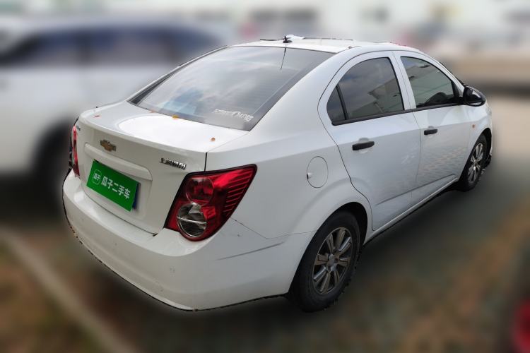 Used Chevrolet Aveo Sonic 2014 Sedan 1.4 SL MT Comfort Edition Rear Right 45 Deg