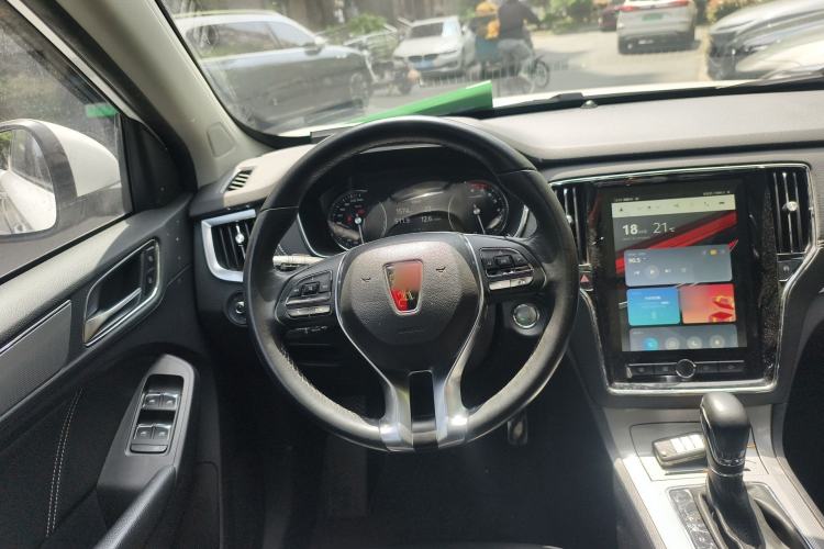 Used Roewe RX5 2016 30T Two-Wheel Drive Automatic Internet Smart Edition
