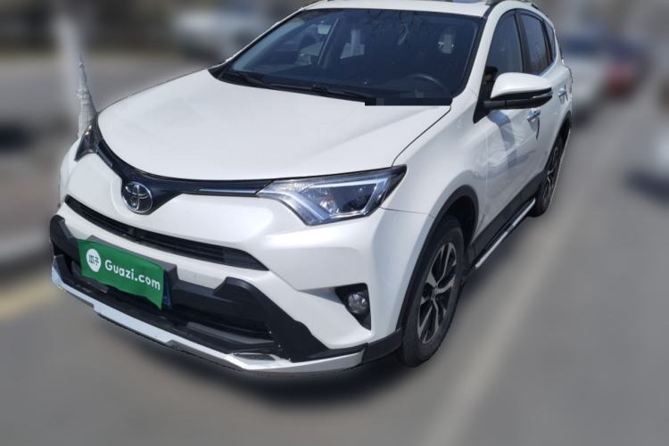 Used Toyota RAV4 2019 2.0L CVT Two-Wheel Drive Luxury Version China VI Standard