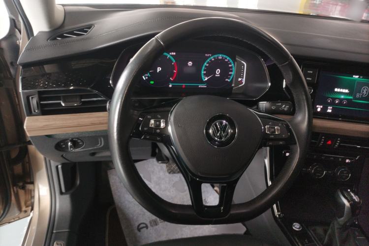 Used Volkswagen Passat 2019 330TSI Luxury Edition China V Standard Steering Wheel