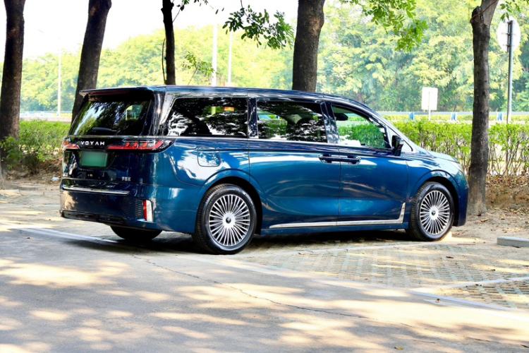 Used VOYAH Dream 2025 PHEV Four-Wheel-Drive Flagship Kunpeng Edition Exterior 6