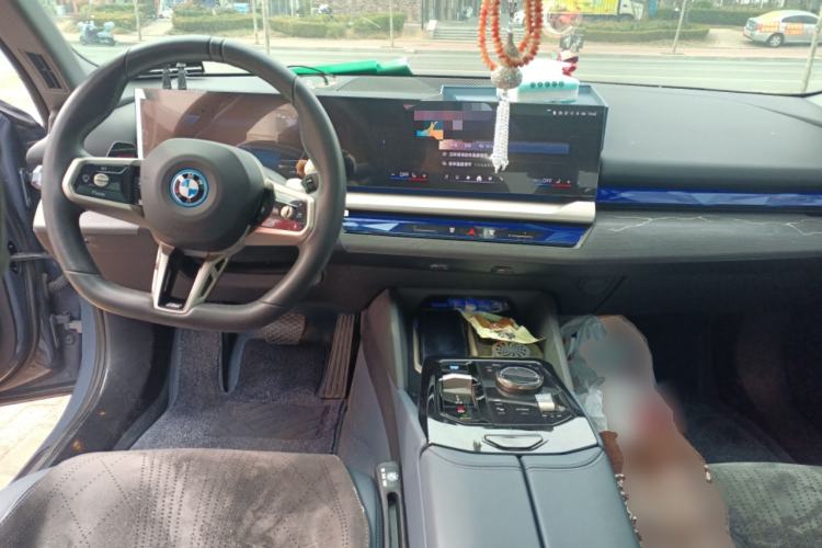 Used BMW i5 2024 eDrive 35L Luxury Model with M Sport Package