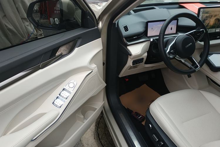 Used Haval H6 2024 1.5T Two-Wheel Drive Ultra Driver Seat