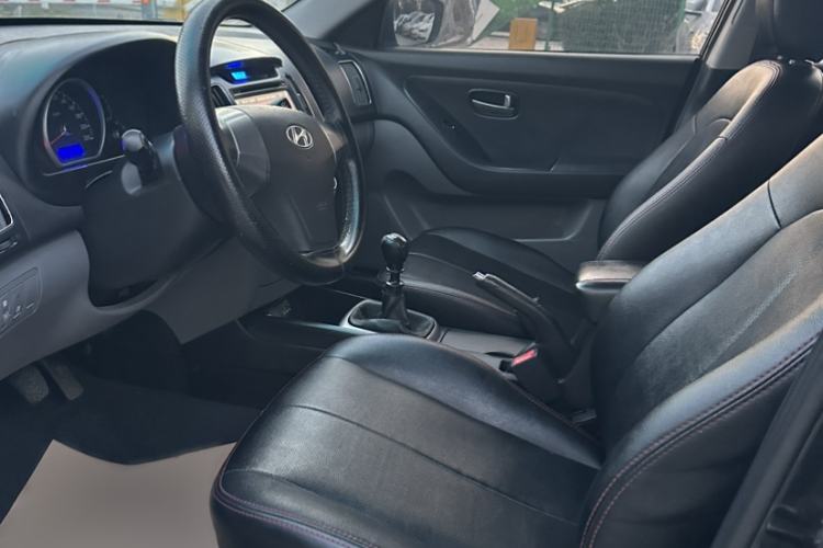 Used Hyundai Celesta 2015 1.6L Manual Comfort Model