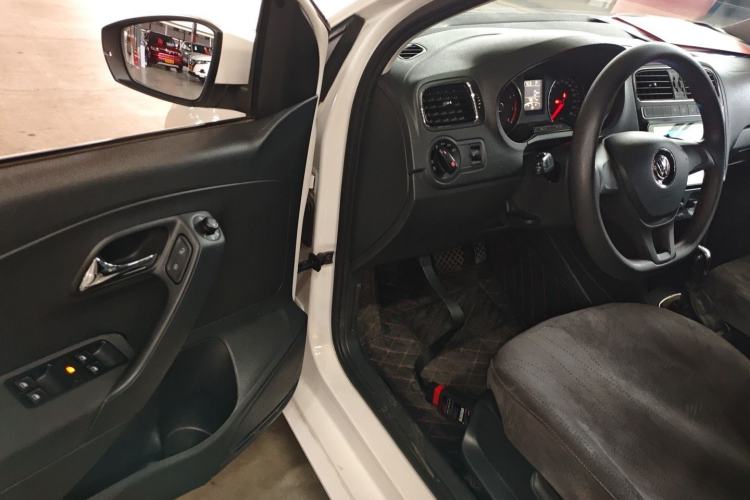 Used Volkswagen Polo 2014 1.6L Automatic Comfort Edition Driver Seat