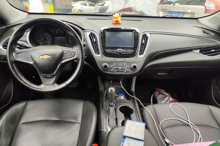 Used Chevrolet Malibu XL 2017 1.5T Automatic Ruichi Edition Center Console