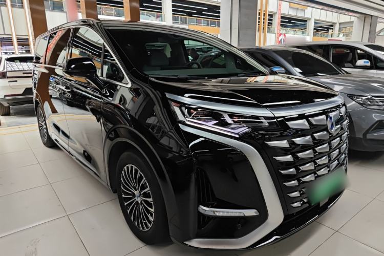 Used Denza D9 2022 DM-i 970 Four-Wheel Drive Prestige Model Exterior 1