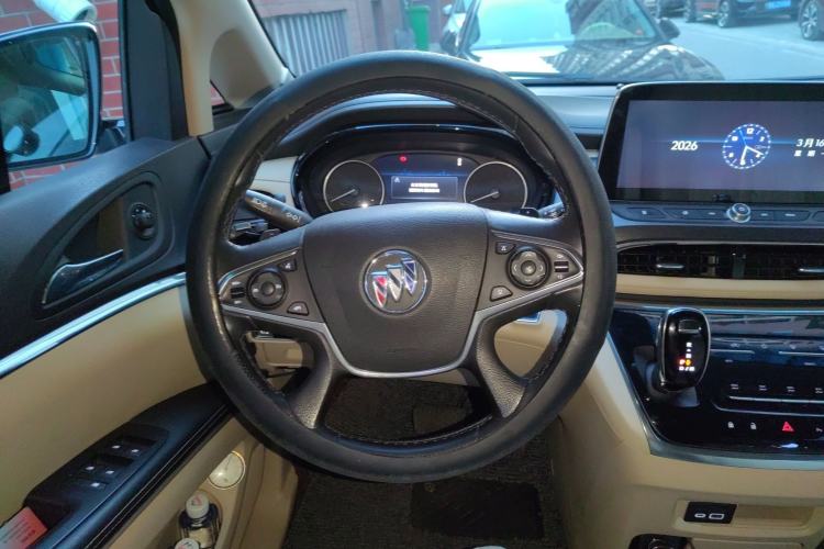 Used Buick GL8 2023 Facelifted Land Cruiser Executive Luxury Version
