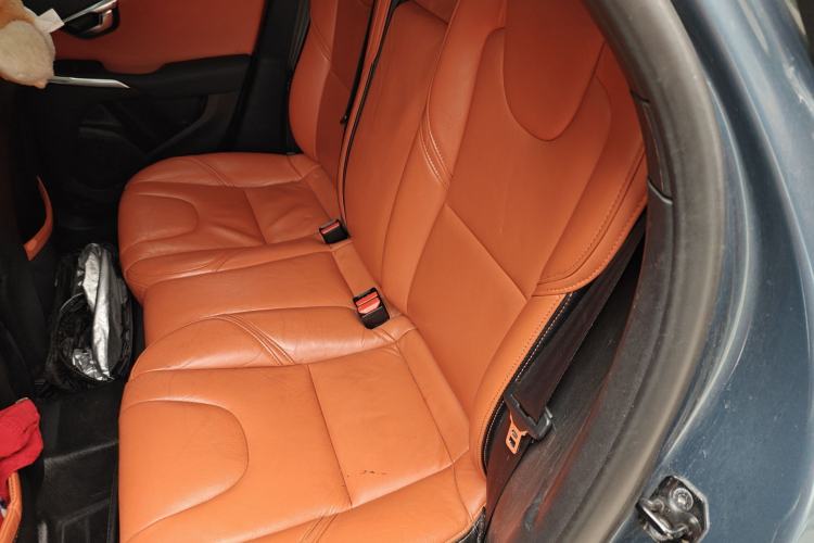 Used Volvo V40 2013 2.0T Zhiyi Edition Left Rear Seat