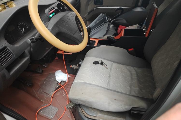 Used Wuling Rongguang 2011 1.2L Base Version
