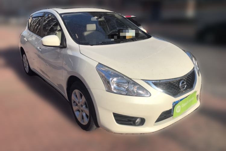 Used Nissan Tiida 2011 1.6L CVT Smart Version Front Right 45 Deg