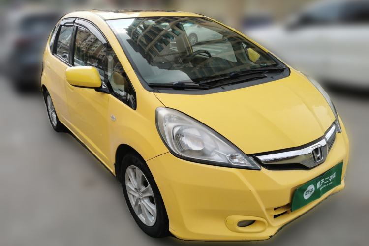 Used Honda Fit 2011 1.5L Automatic Luxury Edition Front Right 45 Deg