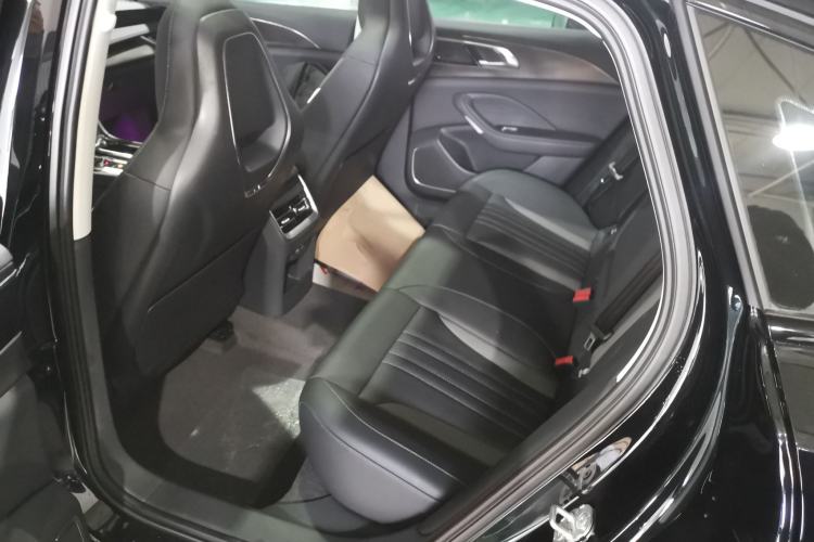 Used Hongqi H6 2024 2.0T ZhiMei Edition
