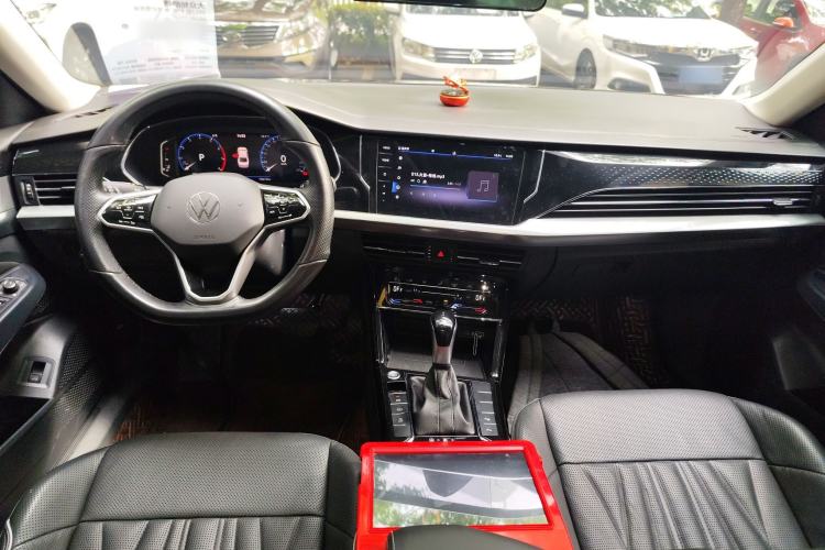 Used Volkswagen Passat 2022 330TSI Starry Luxury Edition Center Console