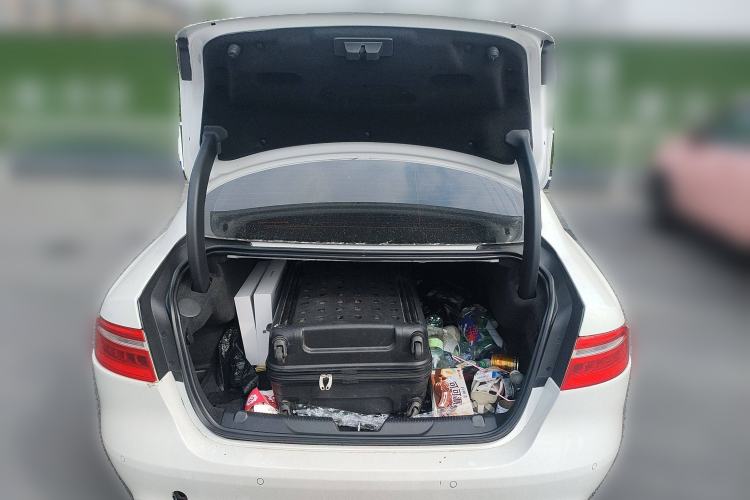 Used Jaguar XE 2015 2.0T 200 PS R-Sport