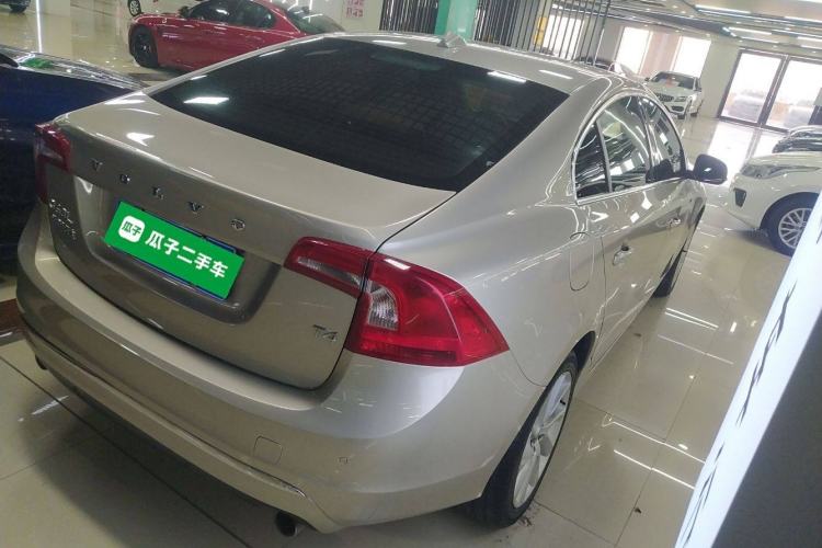 Used Volvo S60 2017 S60L T4 Smart Range Edition
