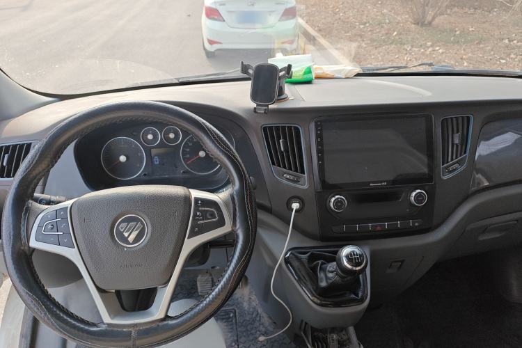 Used Foton Toano 2022 2.0T Manual Jixiang Van Long Wheelbase Mid-Roof Design Rear Single Tire 3-Seater 4F20TC3 Center Console