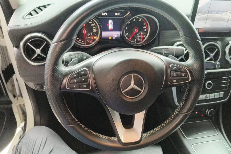 Used Mercedes-Benz GLA 2017 GLA 200 Fashion Model Steering Wheel