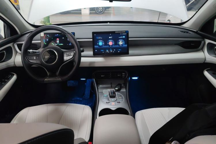 Used BYD Seal 05 DM-i 2025 DM-i Smart Drive 55KM Luxury Model Center Console