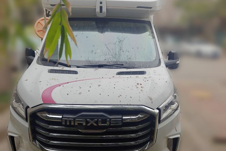 Used SAIC MAXUS V90 RV 2021 2.0T Lifestyle V90 Self-Propelled Class-C RV Flagship Edition with a Small Front Overhead Bed
