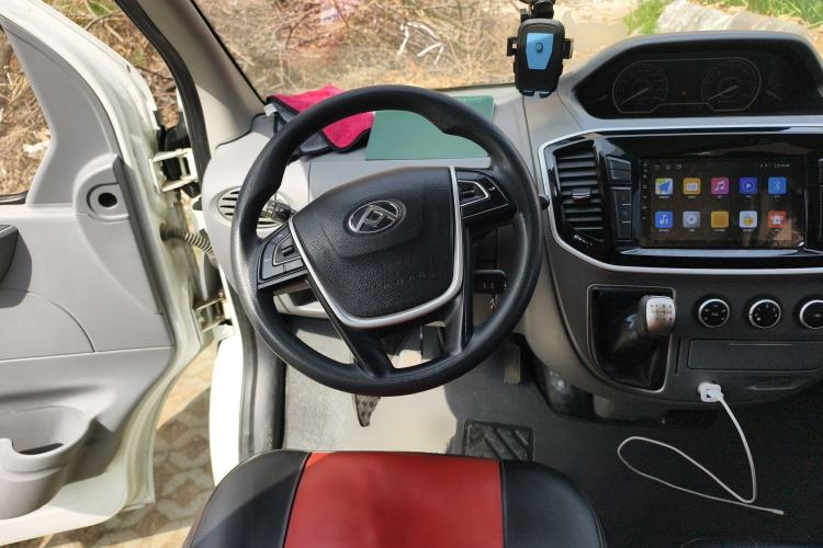 Used SAIC MAXUS Xintu V80 2019 2.5T Classic Model 6-Speed Manual Aotong Long Wheelbase Mid-Height 7-Seater