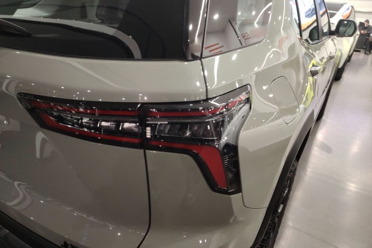 Used Chevrolet Equinox Plus 2024 155km ACTIV Ultimate Edition