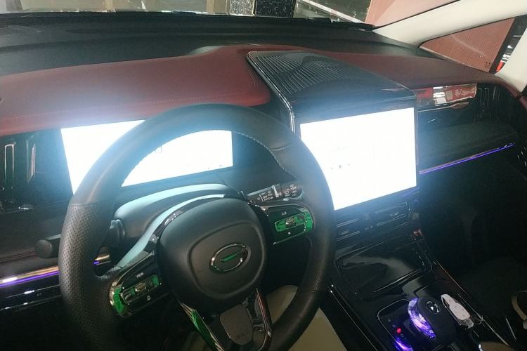 Used GAC Trumpchi E9 2025 E9 Superfast Charging Champion Center Console