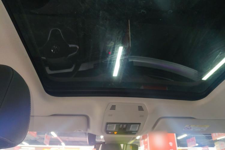 Used Volkswagen Tavendor 2023 330TSI Luxury Touring Edition
