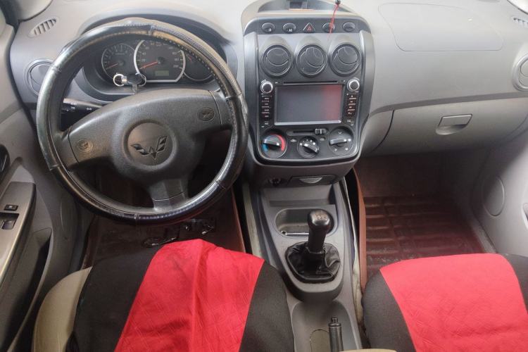 Used Wuling Hongguang 2013 1.5L Base Version