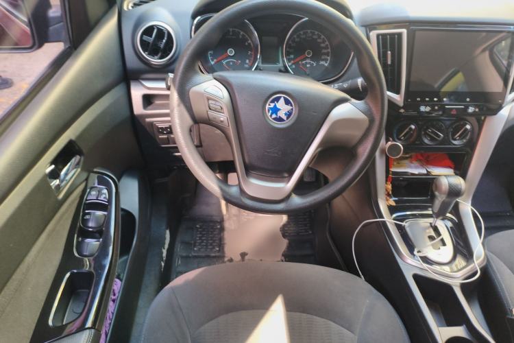 Used Venucia T70 2016 2.0L CVT Smart Choice Edition
