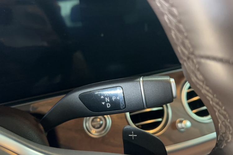 Used Mercedes-Benz E-Class 2018 Facelift E 300 L Luxury Edition Gear Lever