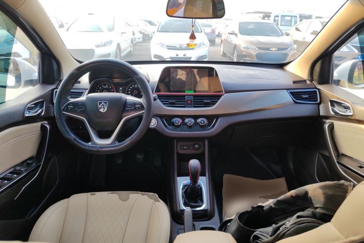 Used Baojun 310W 2017 1.5L Manual Luxury Edition China V