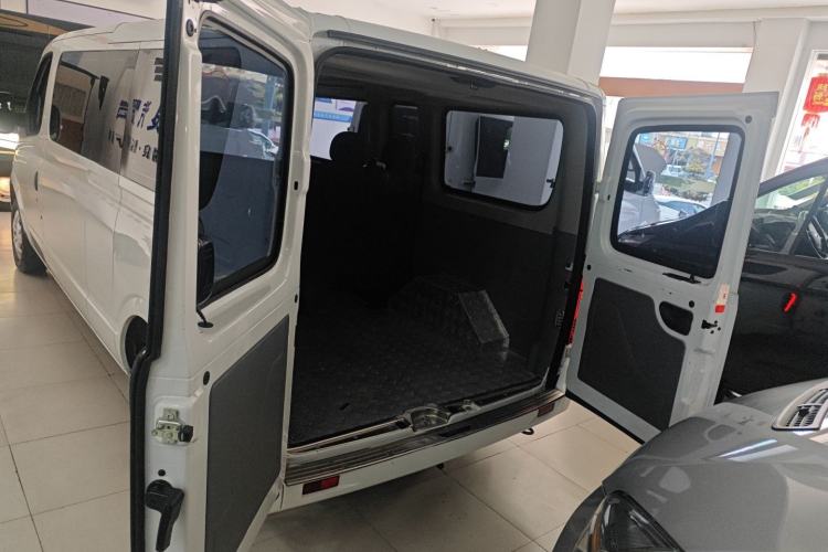 Used SAIC MAXUS Xintu V80 2024 Aoyuntong 6AMT Long Wheelbase Ultra-Low Roof 127 Ps Available in 6/7/8/9-Seater Configurations