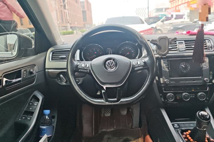 Used Volkswagen Sagitar 2015 230TSI Manual Luxury Edition