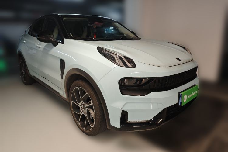 Used Lynk & Co 05 2020 2.0TD Two-Wheel Drive Shine Halo Front Right 45 Deg