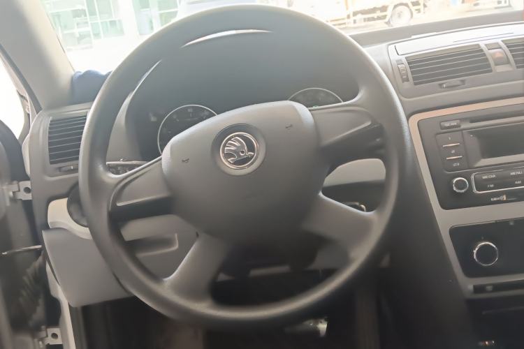 Used Skoda Octavia 2014 1.6L Automatic Yijie Edition Steering Wheel