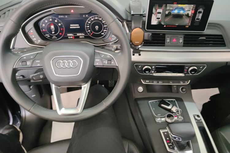 Used Audi Q5L 2020 Updated 40 TFSI Prestige Fashion Edition Center Console