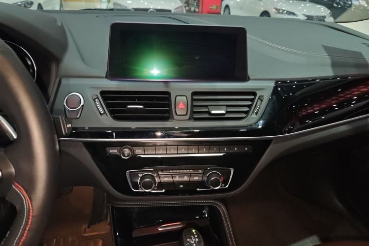 Used BMW 1 Series 2019 120i Leading Model M Sport Package Interior 4