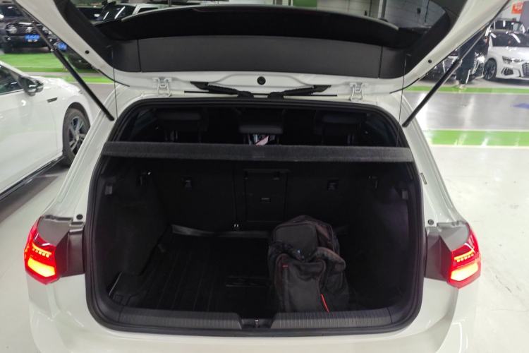 Used Volkswagen Golf 2023 Facelift 280TSI DSG R-Line Lite Trunk