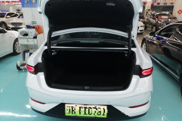 Used BYD Qin PLUS 2025 DM-i Smart Drive 55KM Leading Model Trunk