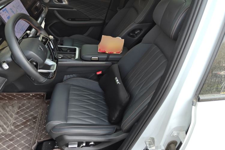 Used NETA L 2024 Extended-Range 310 Flash-Charge Red Edition
