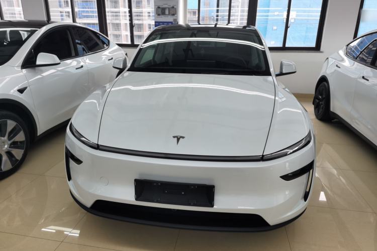 Used Tesla Model Y 2025 Long-Range All-Wheel-Drive Version