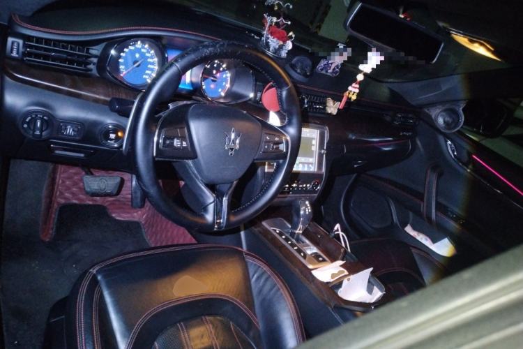 Used Maserati President 2015 3.0T Standard Model Center Console