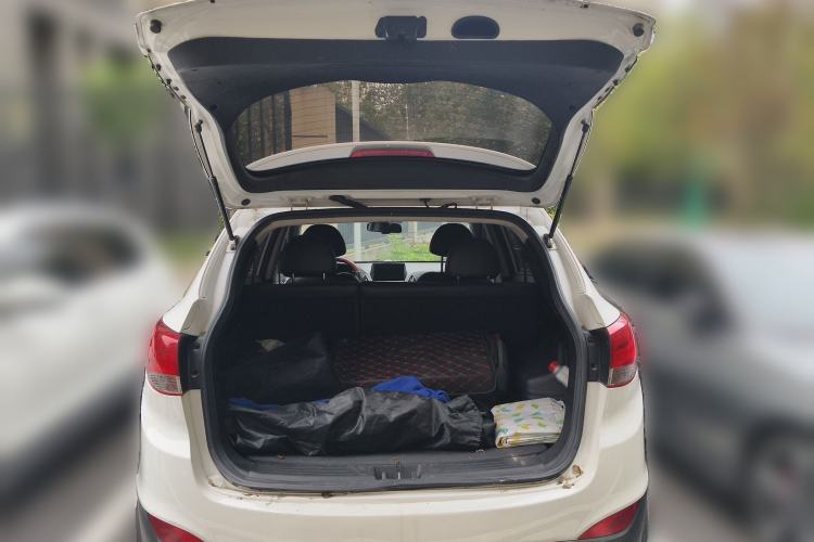 Used Hyundai ix35 2012 2.0L Automatic Two-Wheel Drive Elite Edition GLS Trunk