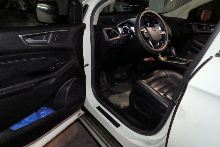 Used Ford Edge 2016 EcoBoost 245 Two-Wheel-Drive Titanium 7-Seater
