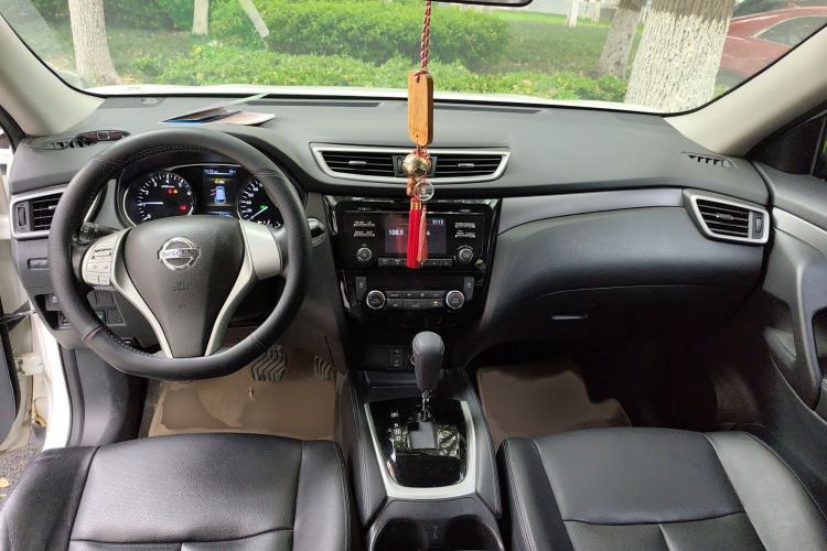 Used Nissan X-Trail 2014 2.0L CVT Comfort Edition 2WD Interior 2