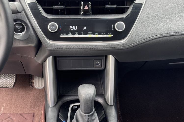 Used Toyota Corolla Cross 2024 2.0L Smart Electric Hybrid Dual-Engine Pioneer Edition
