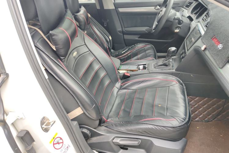 Used Volkswagen Lamando 2017 230TSI DSG Fashion Edition Right Front Seat