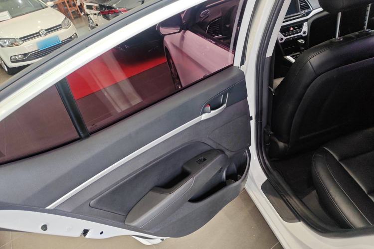 Used Hyundai Elantra (6th Generation / Lingdong) 2016 1.6L Automatic ZhiXuan – Elite Version Interior 8