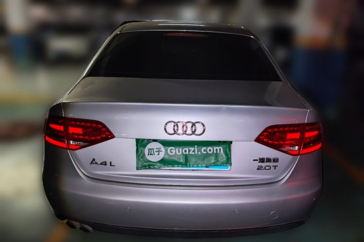 Used Audi A4L 2012 2.0 TFSI automatic Comfort trim level